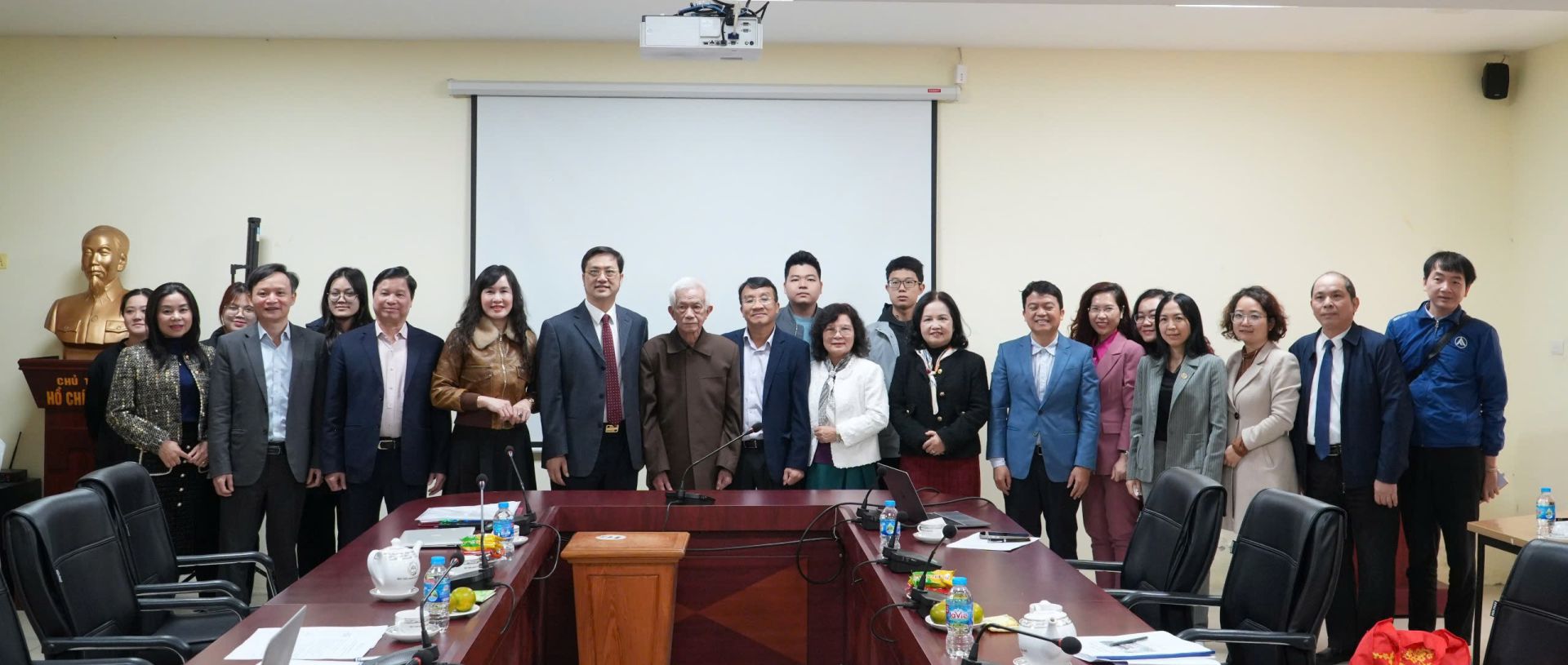 Tọa đàm khoa học “Bẫy thu nhập trung bình, nhu cầu đạo tạo nguồn nhân lực của Việt Nam trong giai đoạn hiện nay”