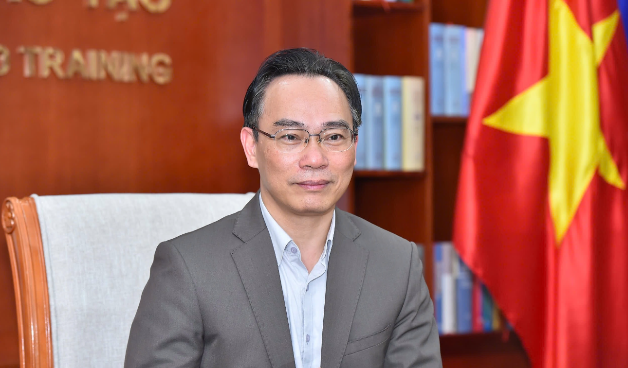 Thủ tướng Chính phủ giao quyền Bộ trưởng Bộ Giáo dục và Đào tạo cho ông Hoàng Minh Sơn