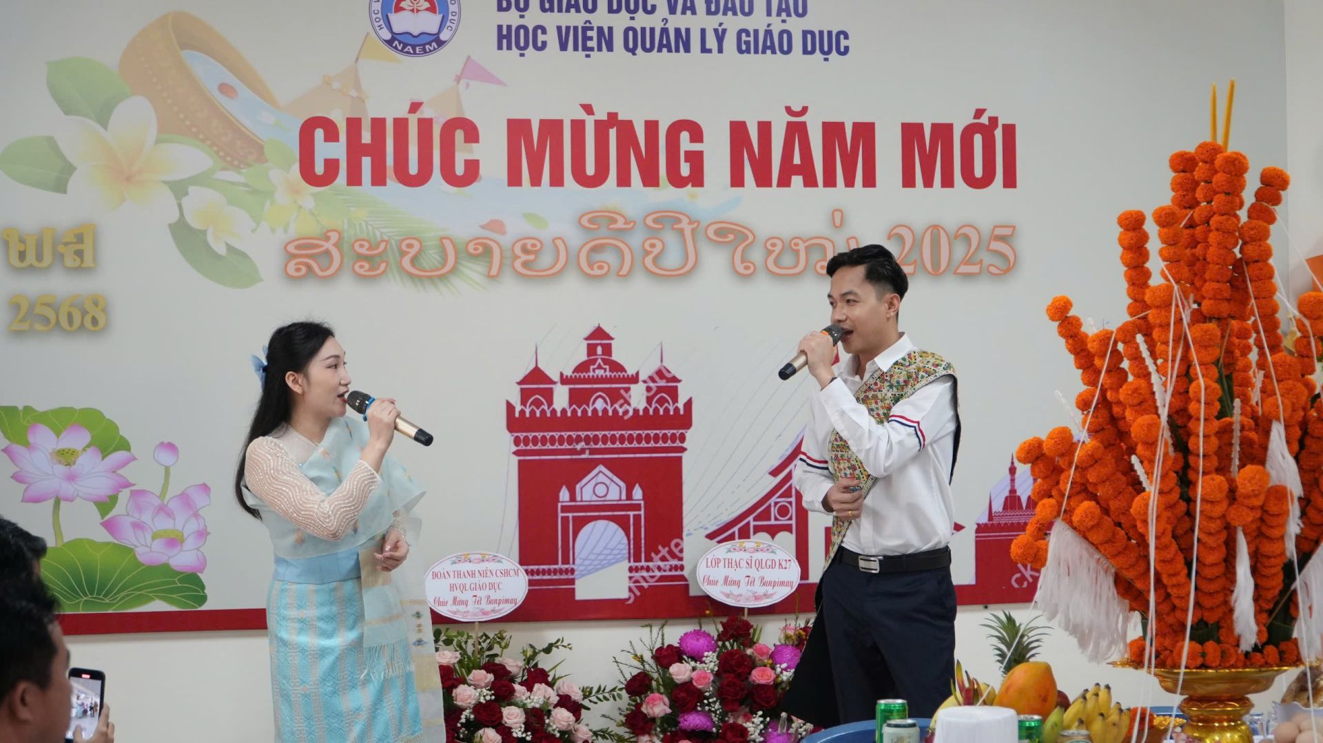 Tết Bunpimay cùng lưu học sinh Lào tại Học viện Quản lý giáo dục
