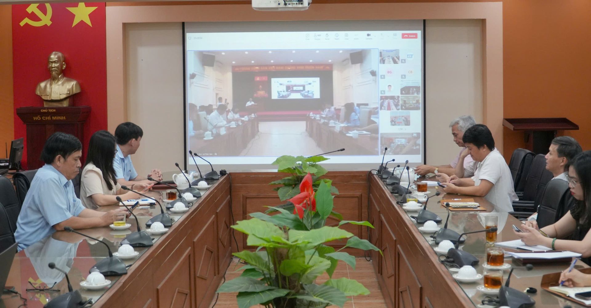 Hội nghị trực tuyến triển khai Phong trào “Cả nước thi đua đổi mới sáng tạo” và “Bình dân học tập số” ngành Giáo dục