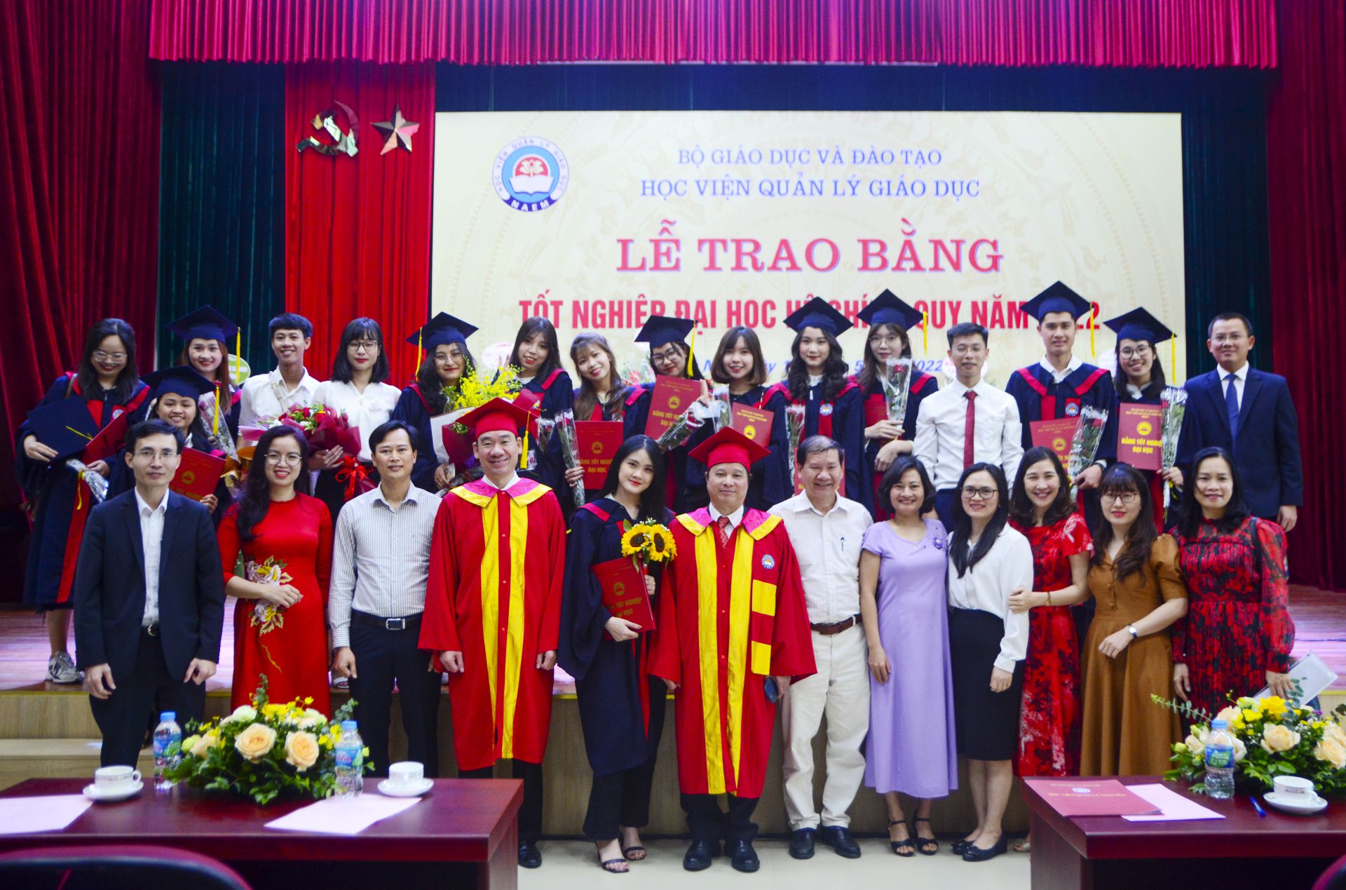 Lễ trao bằng Tốt nghiệp Đại học hệ Chính quy năm 2022