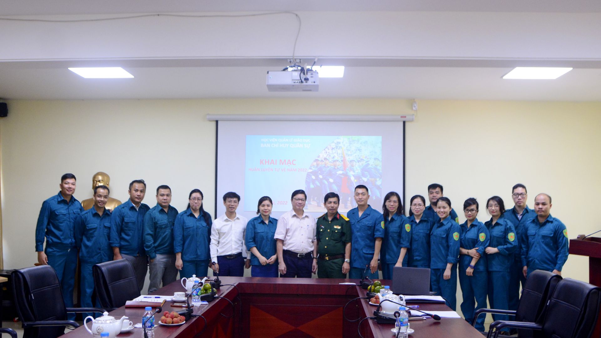 Tập huấn Lực lượng tự vệ Học viện Quản lý giáo dục