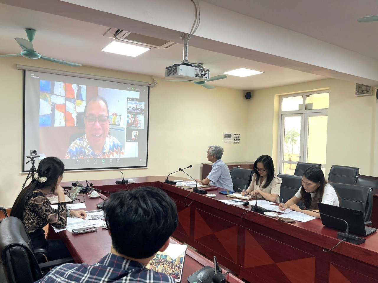 BUỔI LÀM VIỆC VÀ TRAO ĐỔI GIỮA TRƯỜNG ĐẠI HỌC MANUEL S. ENVERGA (MSEUF) VÀ HỌC VIỆN QUẢN LÝ GIÁO DỤC (NAEM)