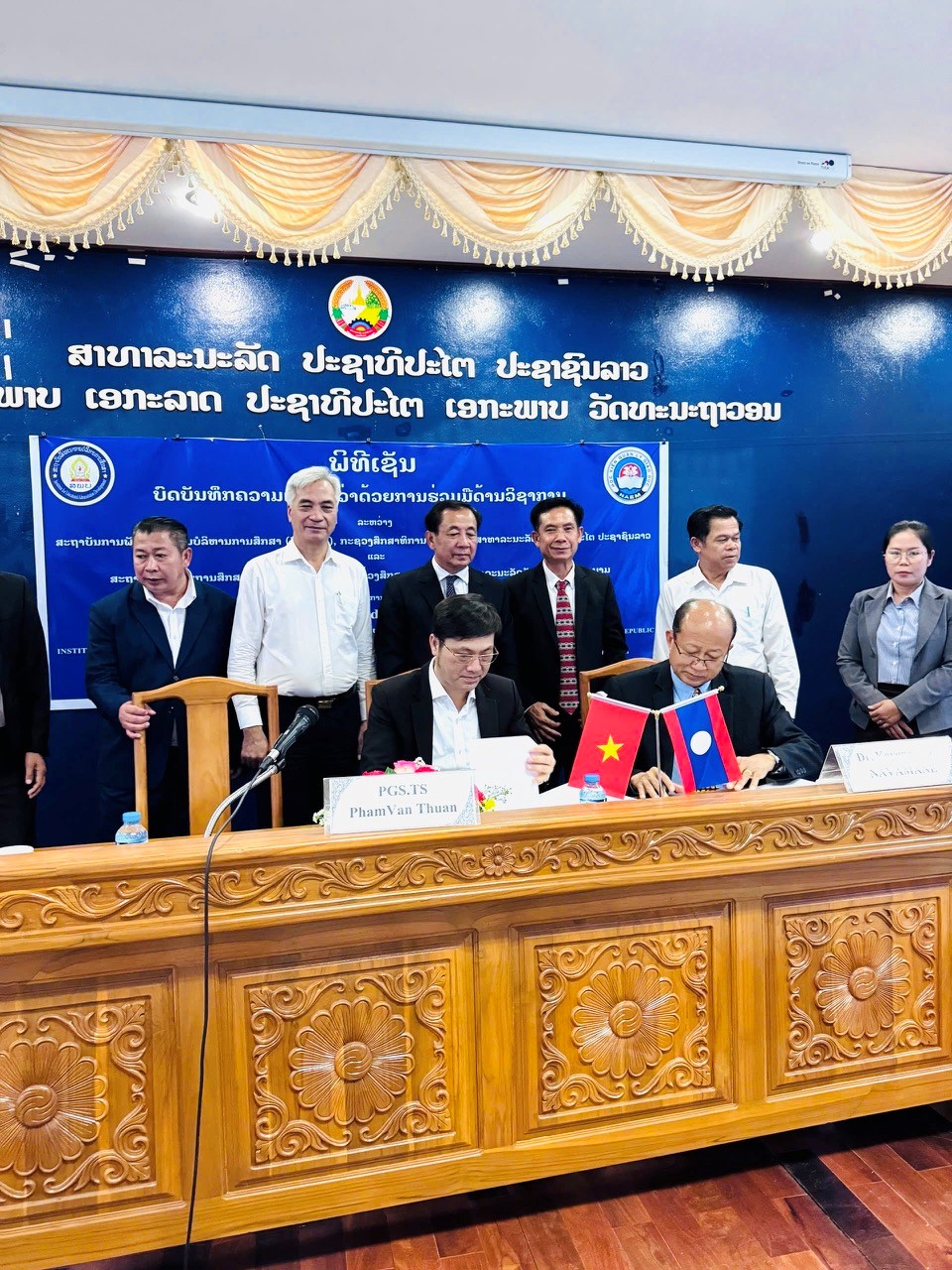 LỄ KẾT KẾT HỢP TÁC GIỮA HỌC VIỆN QUẢN LÝ GIÁO DỤC, VIỆT NAM VÀ HỌC VIỆN PHÁT TRIỂN QUẢN LÝ GIÁO DỤC LÀO TẠI VIENGCHAN, NƯỚC CỘNG HÒA DÂN CHỦ NHÂN DÂN LÀO