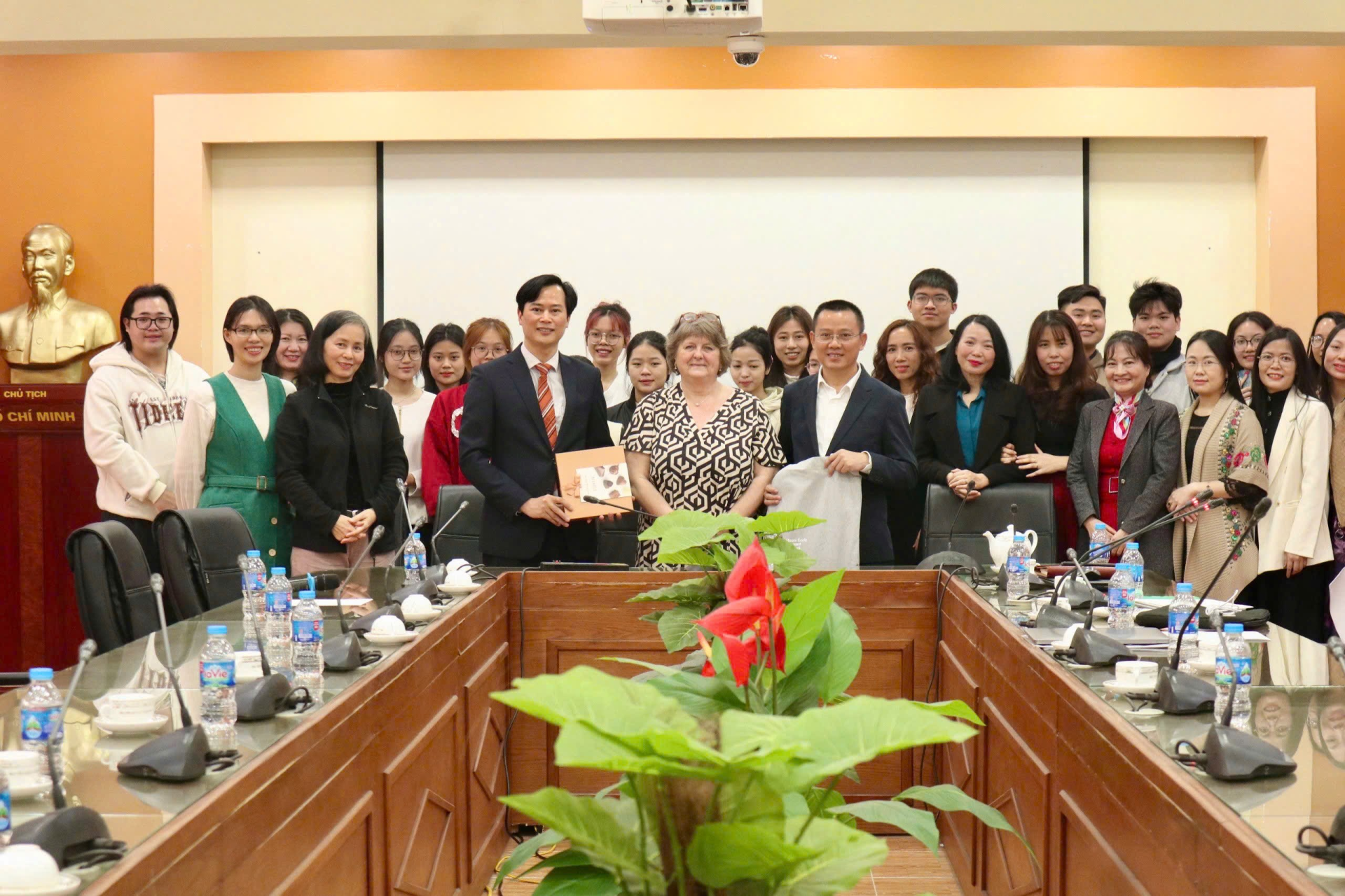 SEMINAR KHOA HỌC: TRỊ LIỆU TÂM VẬN ĐỘNG CHO TRẺ RỐI LOẠN PHỔ TỰ KỶ