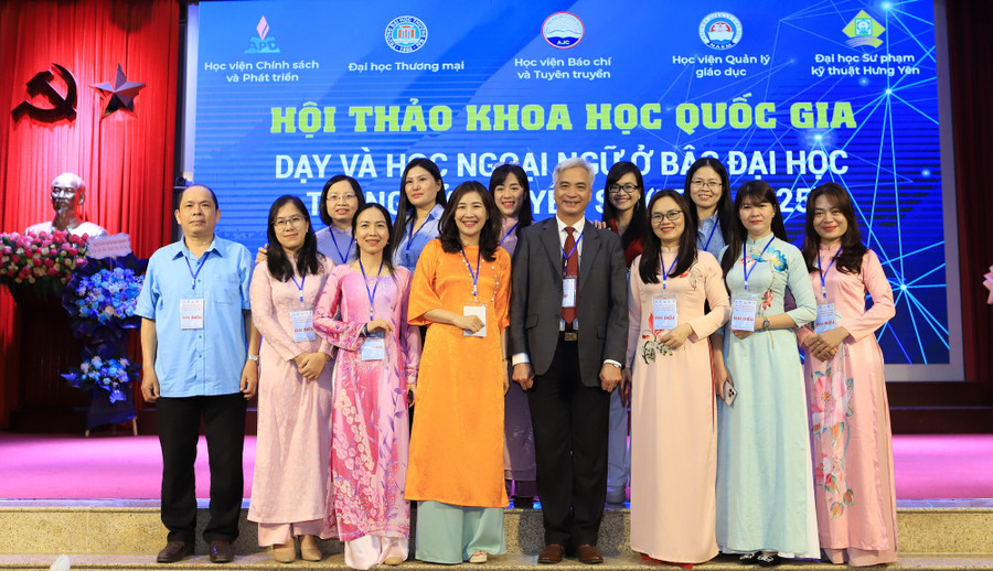 Hội thảo khoa học quốc gia chủ đề Dạy và học ngoại ngữ ở bậc đại học trong kỷ nguyên số