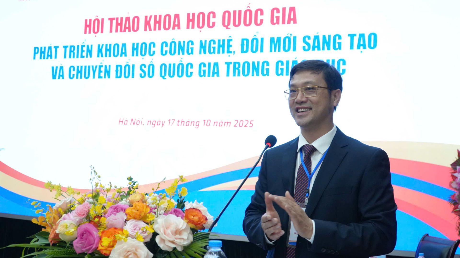 hoi thao qg