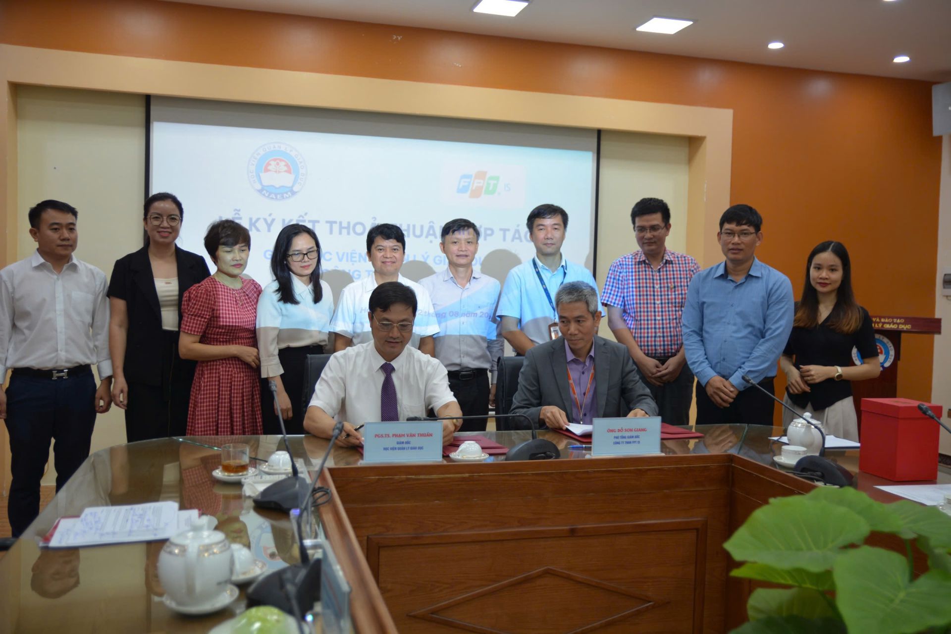Ký thỏa thuận Hợp tác giữa Học viện Quản lý giáo dục và Công ty TNHH FPT IS.