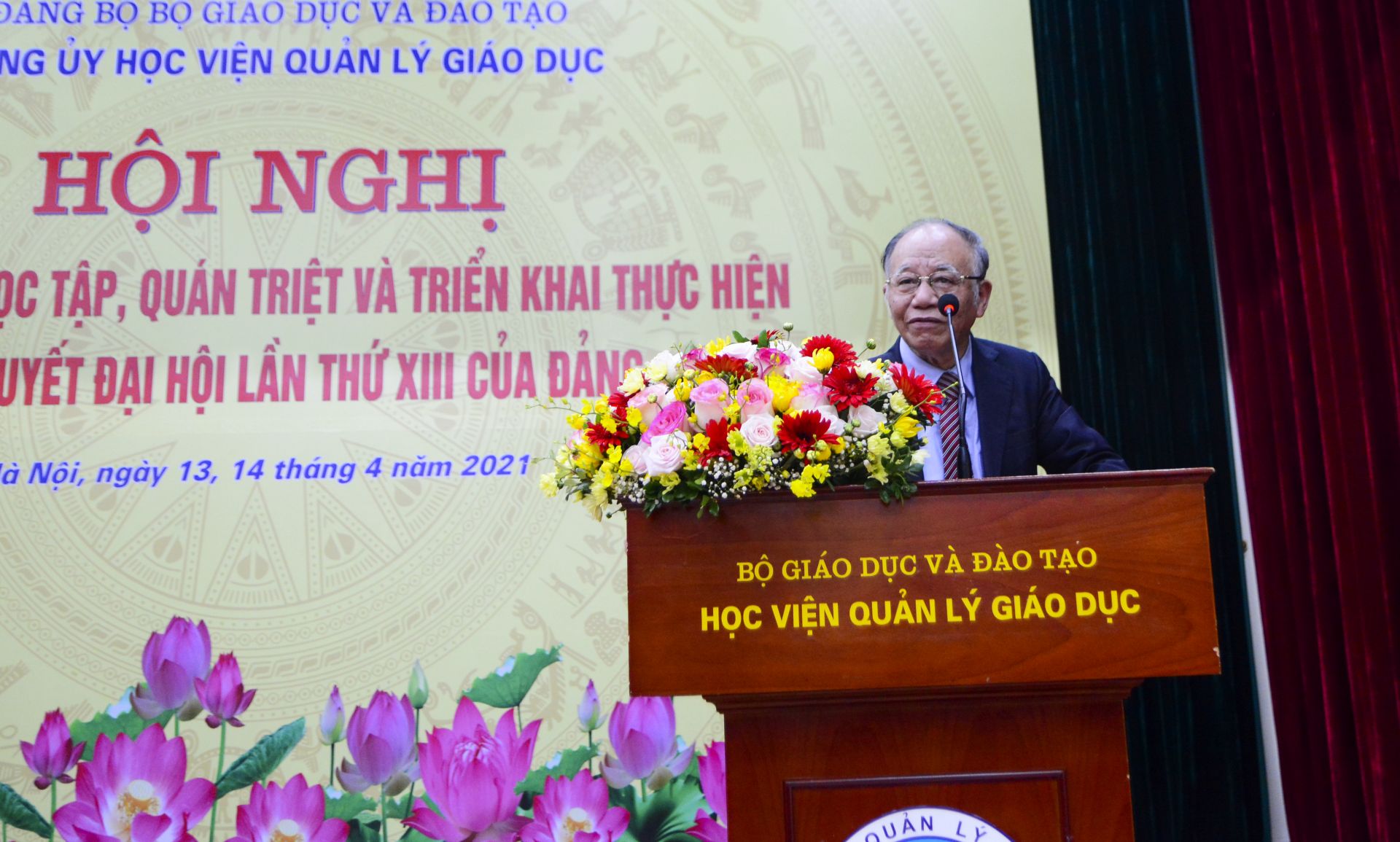 GS.TS Hoàng Chí Bảo, Chuyên gia cao cấp, thành viên Hội đồng Lý luận Trung ương