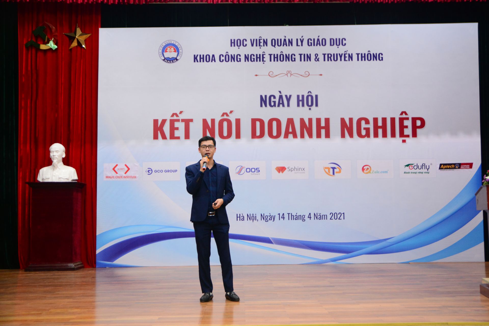 Ngày hội kết nối doanh nghiệp- cơ hội vươn tới thành công của sinh viên ngành Công nghệ thông tin Học viện Quản lý giáo dục