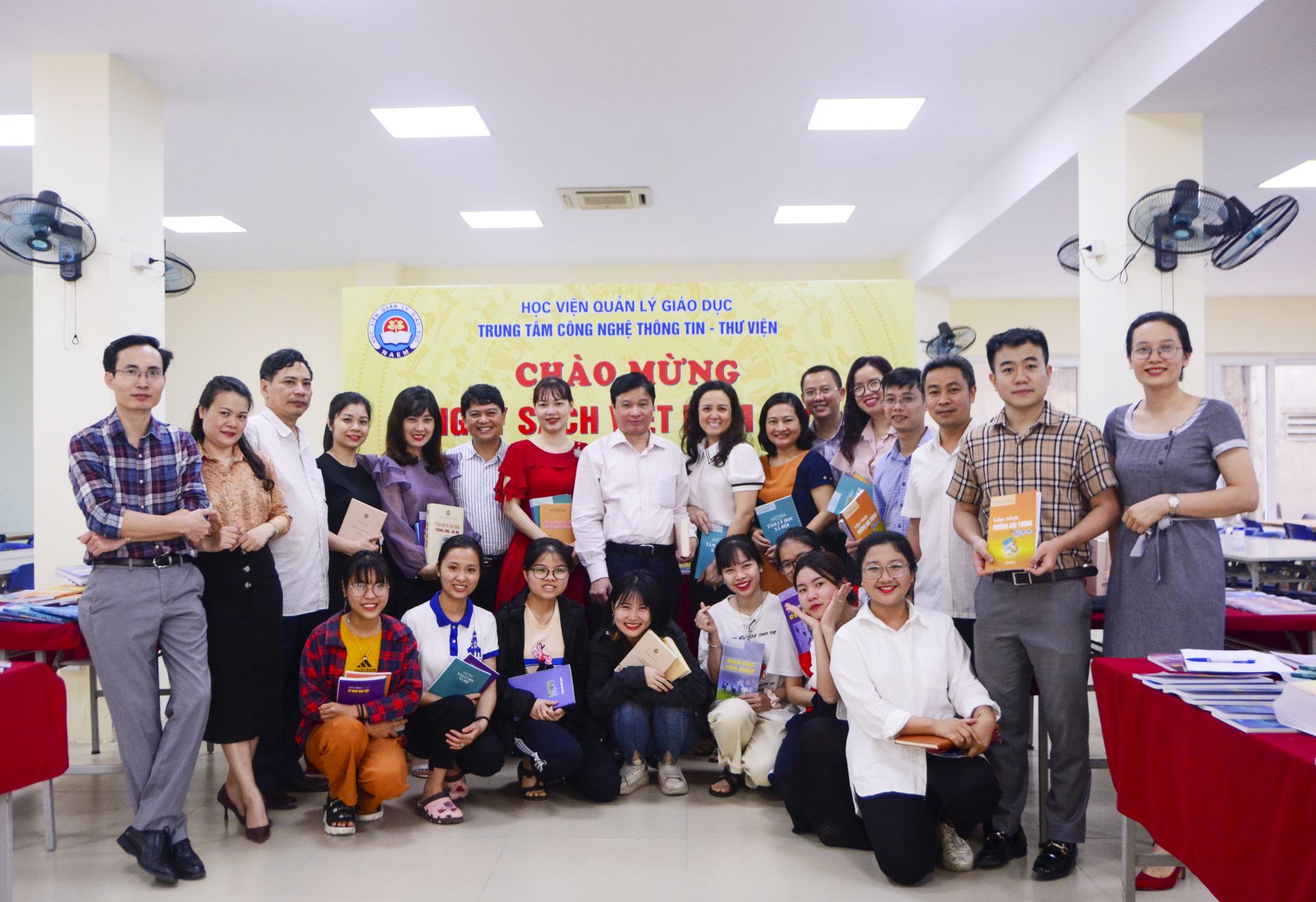 Học viện Quản lý giáo dục xây dựng văn hóa đọc cho sinh viên nhân Ngày Sách Việt Nam