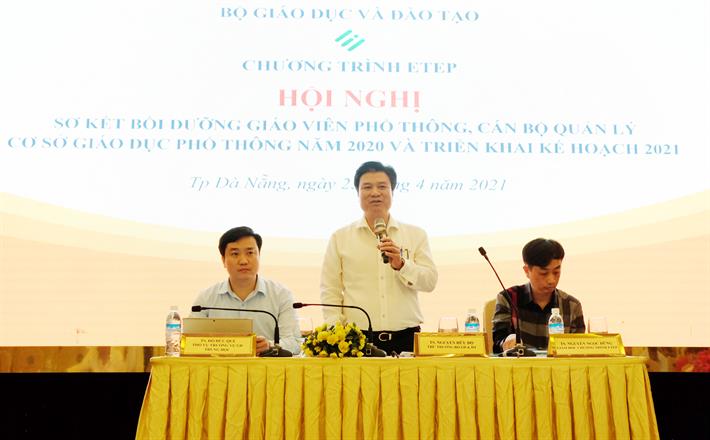 Lãnh đạo Học viện Quản lý giáo dục dự Hội nghị Sơ kết công tác Bồi dưỡng giáo viên, cán bộ quản lý giáo dục của Bộ Giáo dục và Đào tạo
