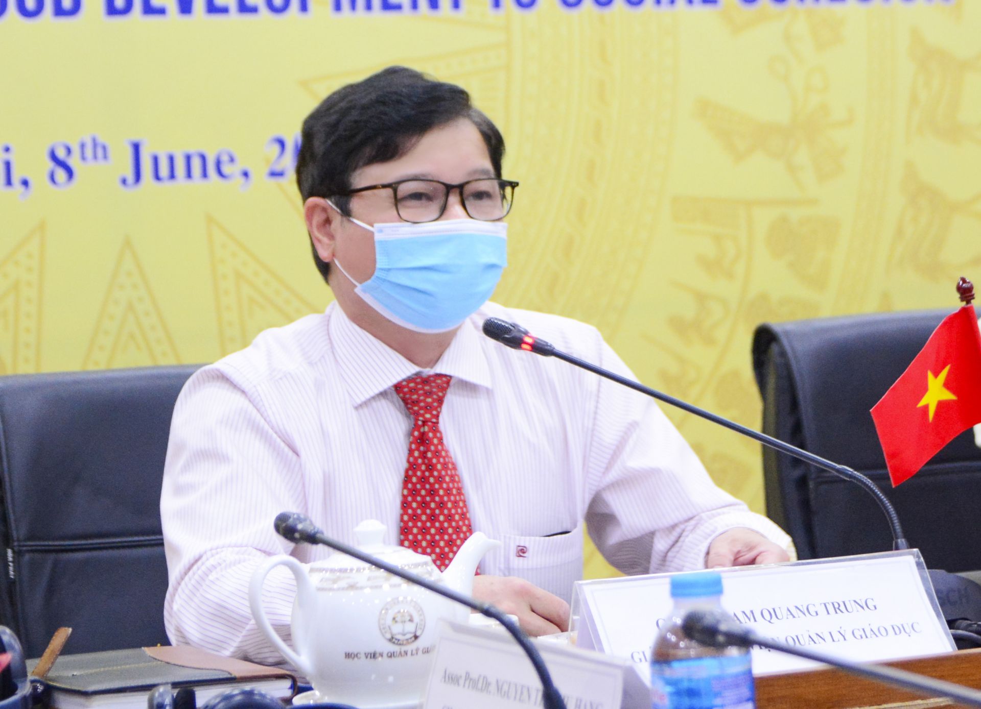 GS.TS Phạm Quang Trung, Giám đốc Học viện Quản lý giáo dục chủ trì Hội thảo