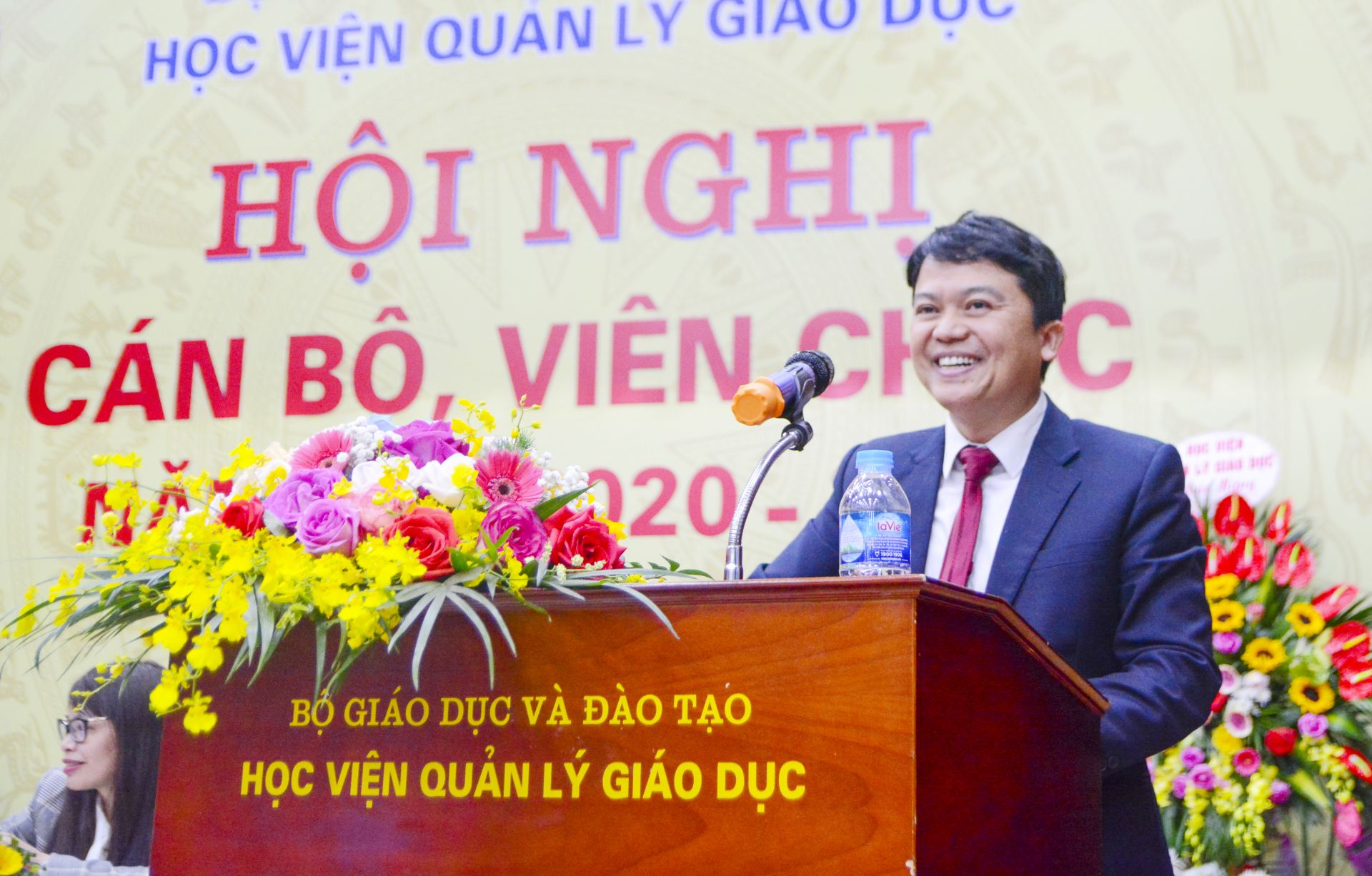 Đại diện các đơn vị phát biểu tham luận tại Hội nghị