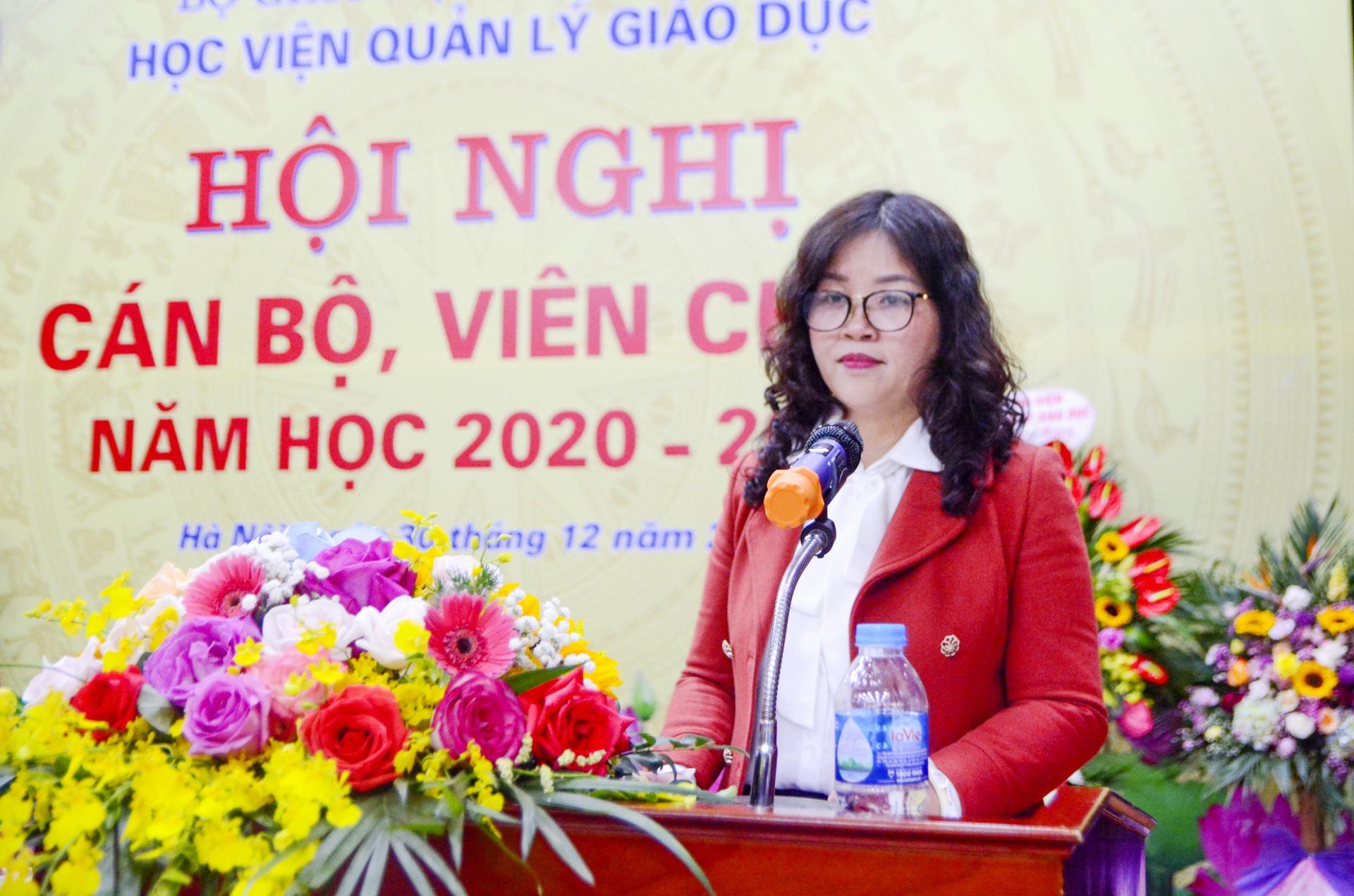 Đại diện các đơn vị phát biểu tham luận tại Hội nghị