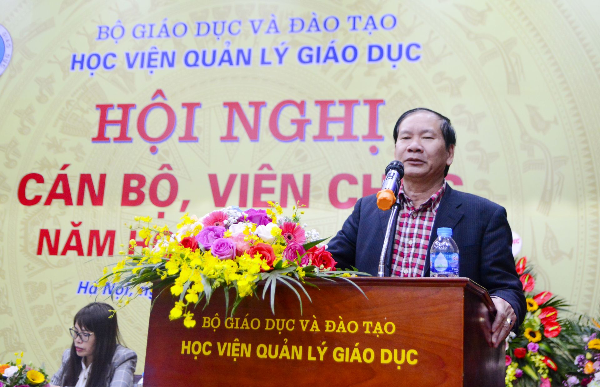Đại diện các đơn vị phát biểu tham luận tại Hội nghị