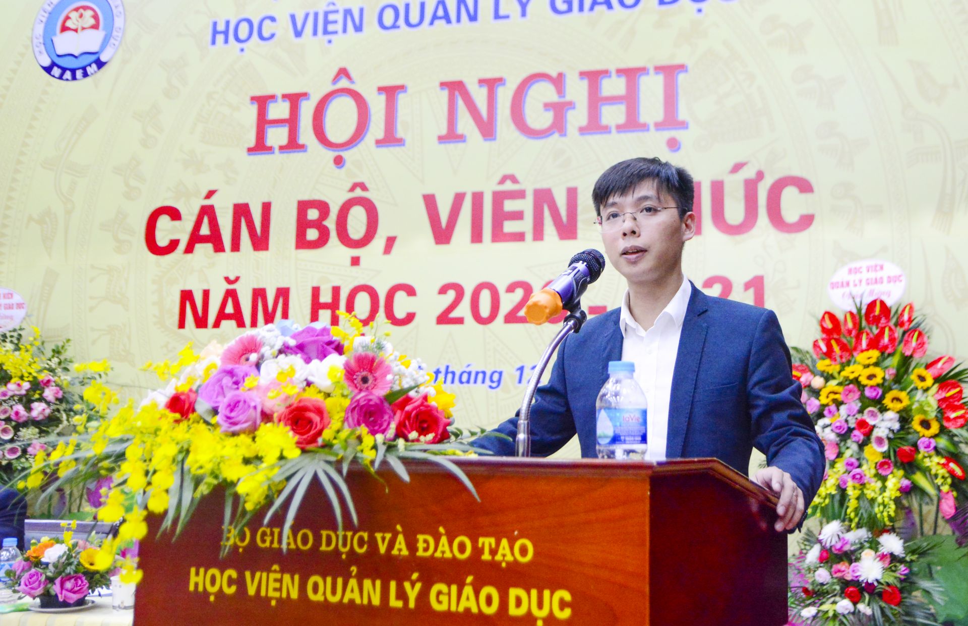 Đại diện các đơn vị phát biểu tham luận tại Hội nghị