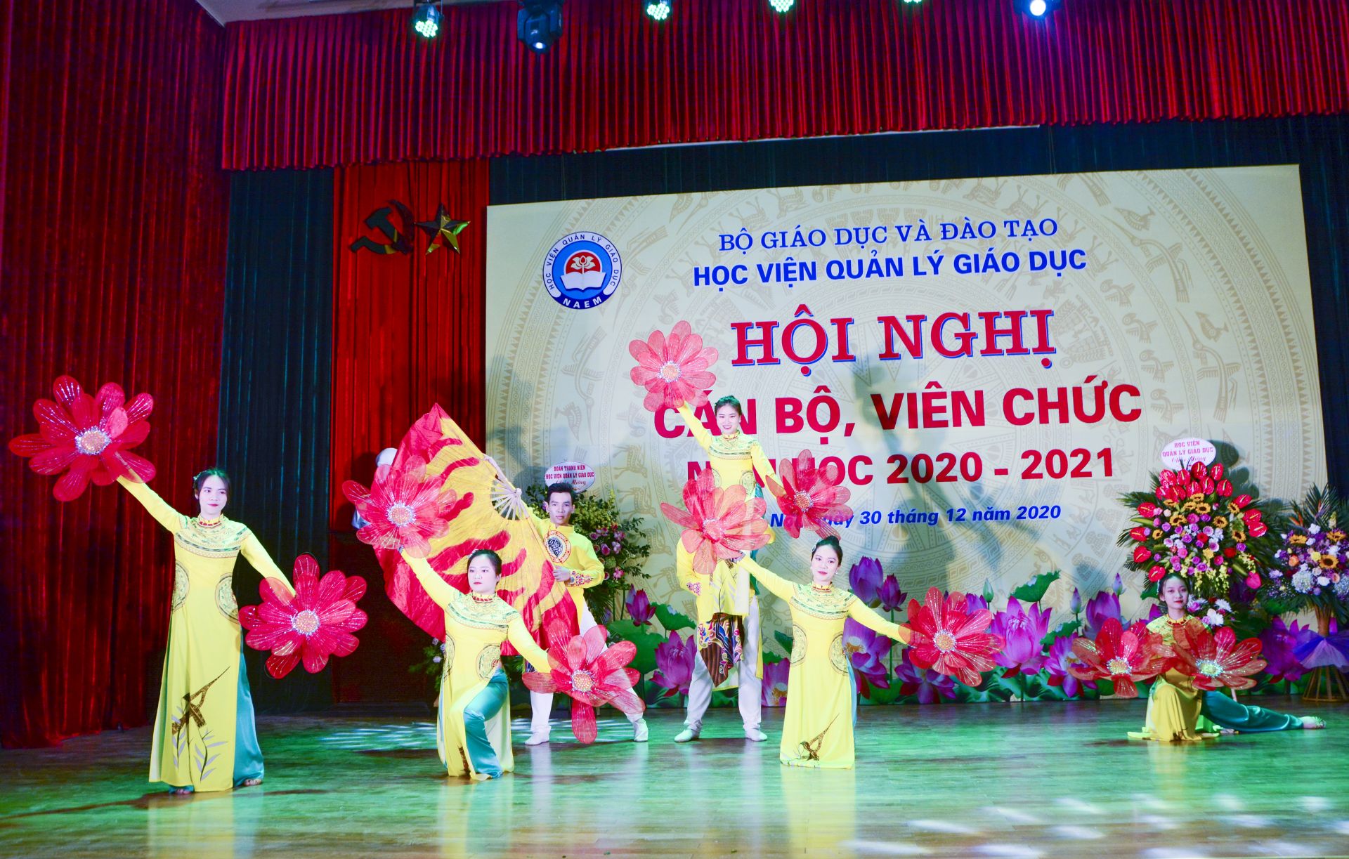 Một số tiết mục văn nghệ chào mừng