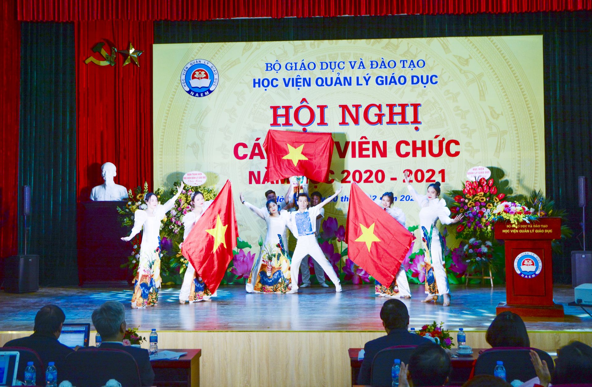 Một số tiết mục văn nghệ chào mừng