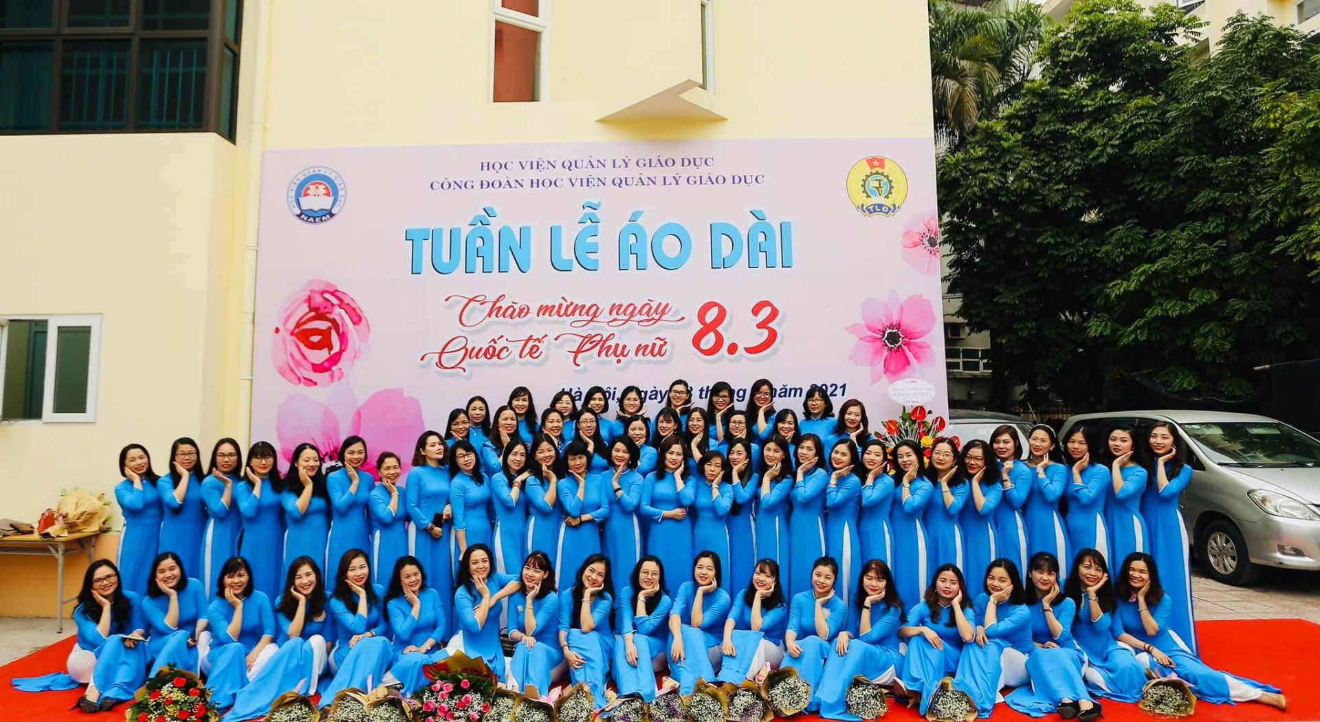 Các nữ Công đoàn viên Học viện Quản lý giáo dục duyên dáng, tự tin trong trang phục Áo dài truyền thống