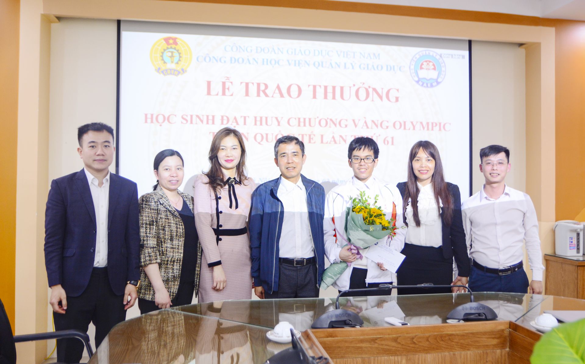 Hình ảnh lưu niệm