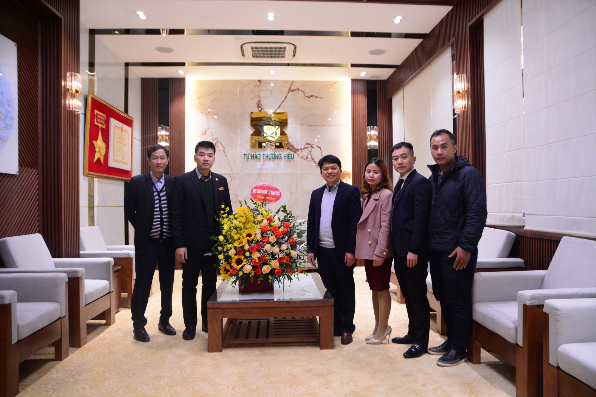 Học viện Quản lý giáo dục chúc mừng Ngày Quân đội nhân dân Việt Nam