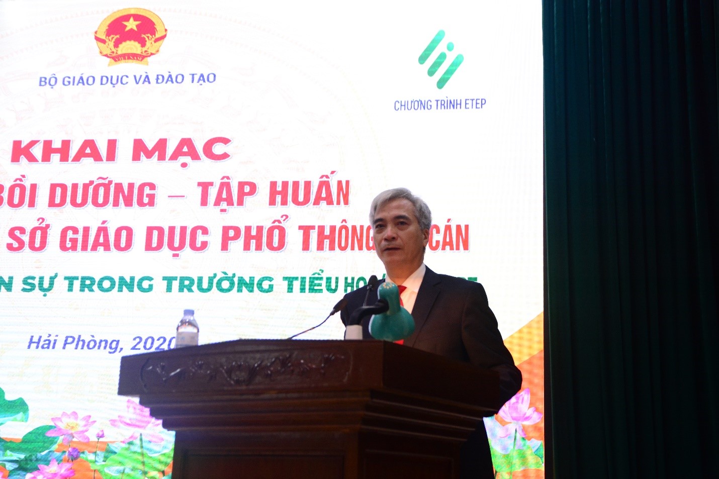 PGS.TS Trần Hữu Hoan, Phó Giám đốc Học viện Quản lý giáo dục phát biểu khai mạc
