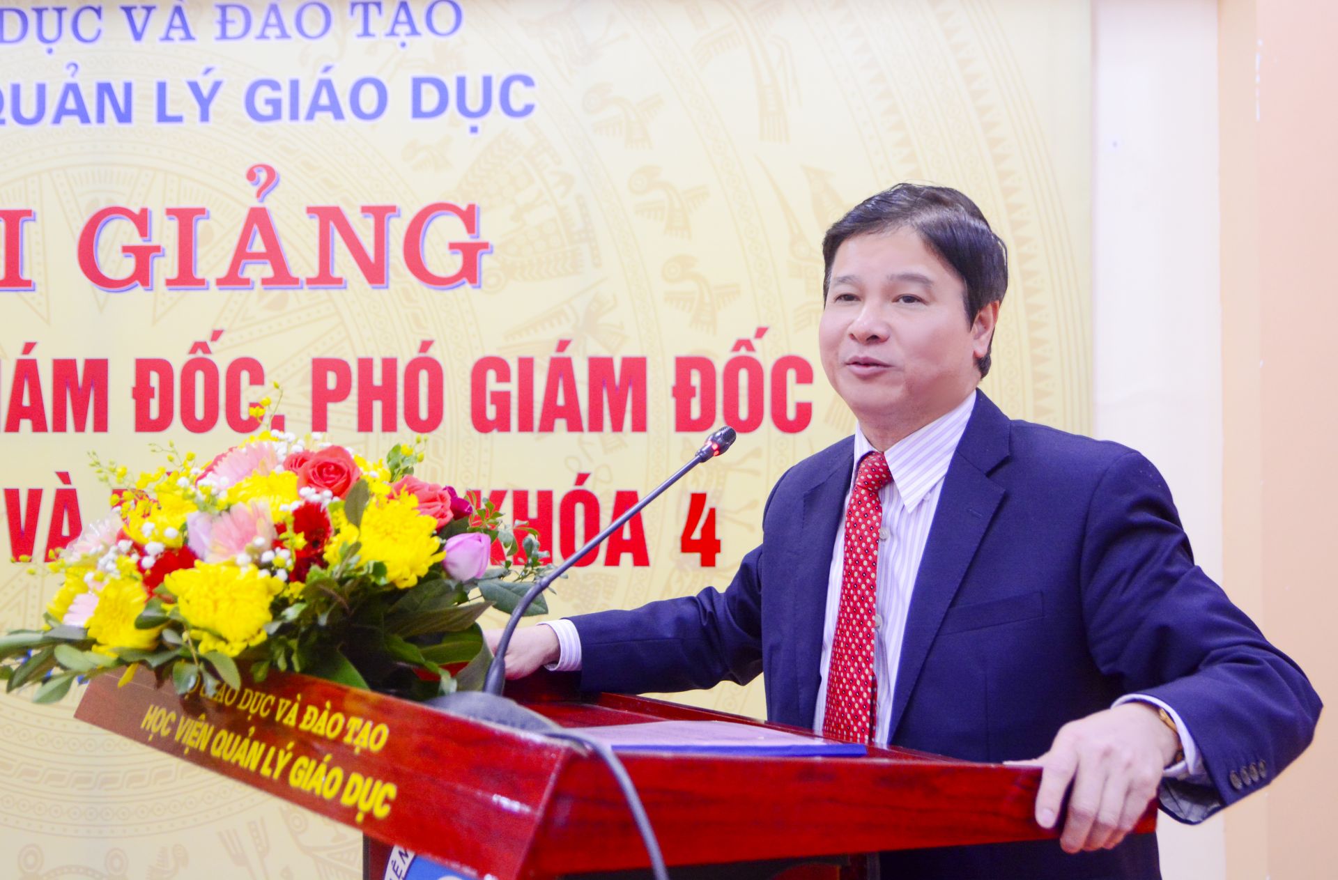 GS.TS Phạm Quang Trung, Giám đốc Học viện Quản lý giáo dục phát biểu khai mạc