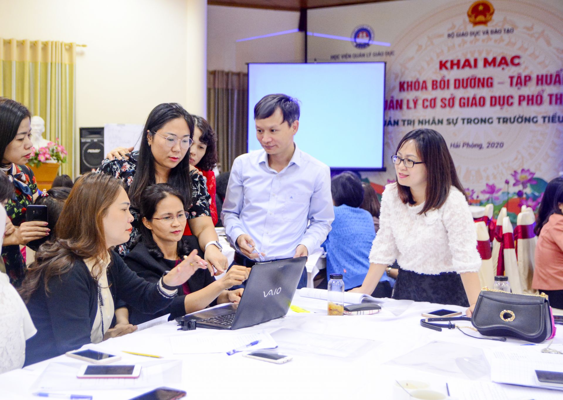 Chương trình bồi dưỡng do Học viện Quản lý giáo dục triển khai áp dụng các phương pháp học tập, nghiên cứu hiện đại, nâng cao tính chủ động, tích cực của người học