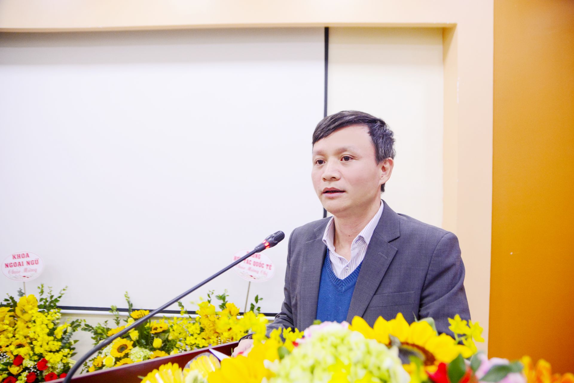 ThS. Lê Thành Kiên, Trưởng phòng Tổ chức cán bộ công bố các quyết định bổ nhiệm