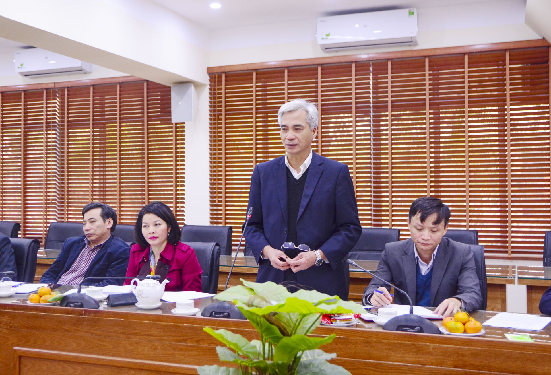 Đ/c Trần Hữu Hoan, Ủy viên Ban Thường vụ Đảng ủy, Phó Giám đốc Học viện Quản lý giáo dục