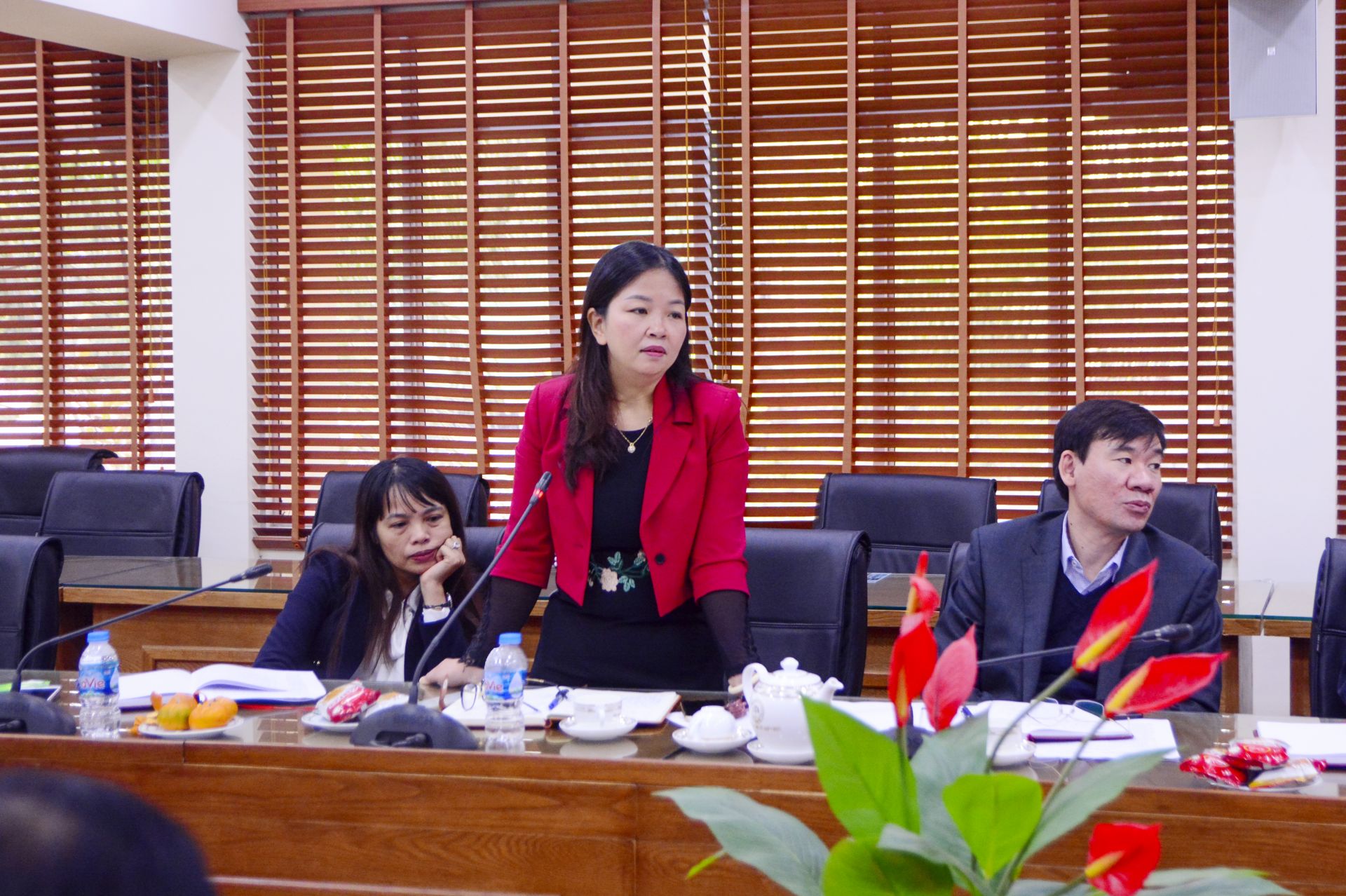 Các đ/c Đảng ủy viên, Đảng ủy Học viện Quản lý giáo dục báo cáo kết quả công tác năm 2020