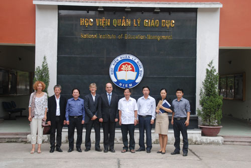 Ký thỏa thuận hợp tác giữa Học viện QLGD với Đại học Toulouse (Pháp).