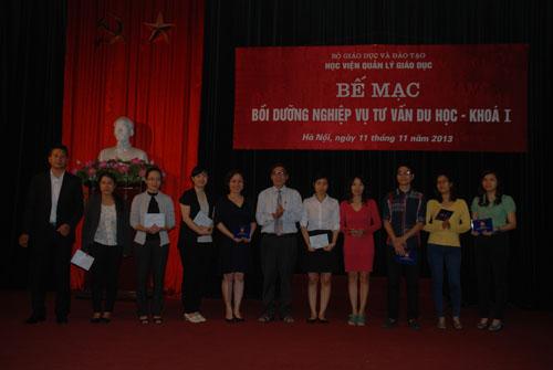 Thông tin bế mạc khóa bồi dưỡng tư vấn du học