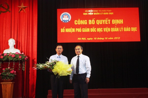 Công bố quyết định bổ nhiệm Phó Giám đốc Học viện Quản lý Giáo dục